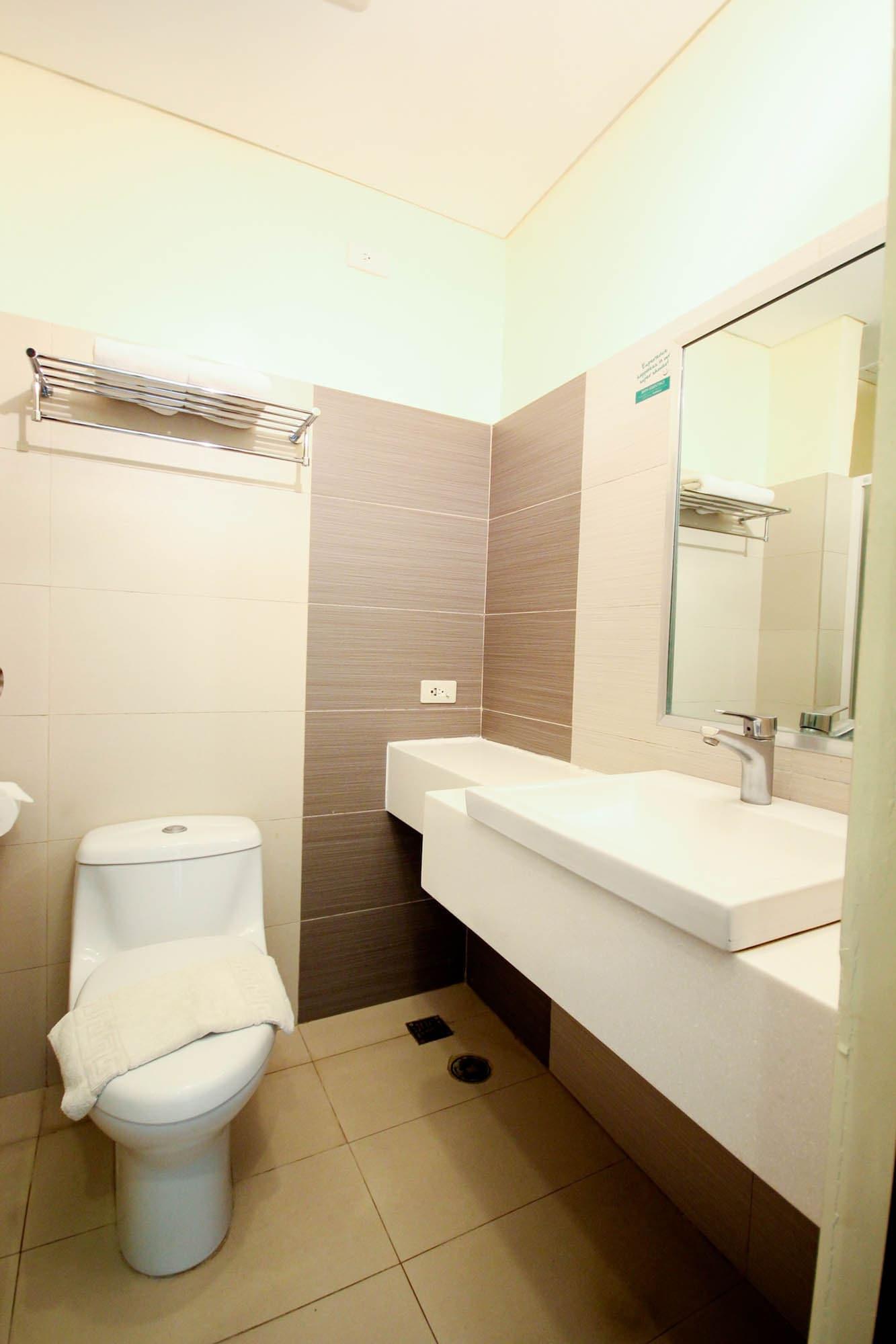 Go Hotels Lanang - Davao City Екстериор снимка