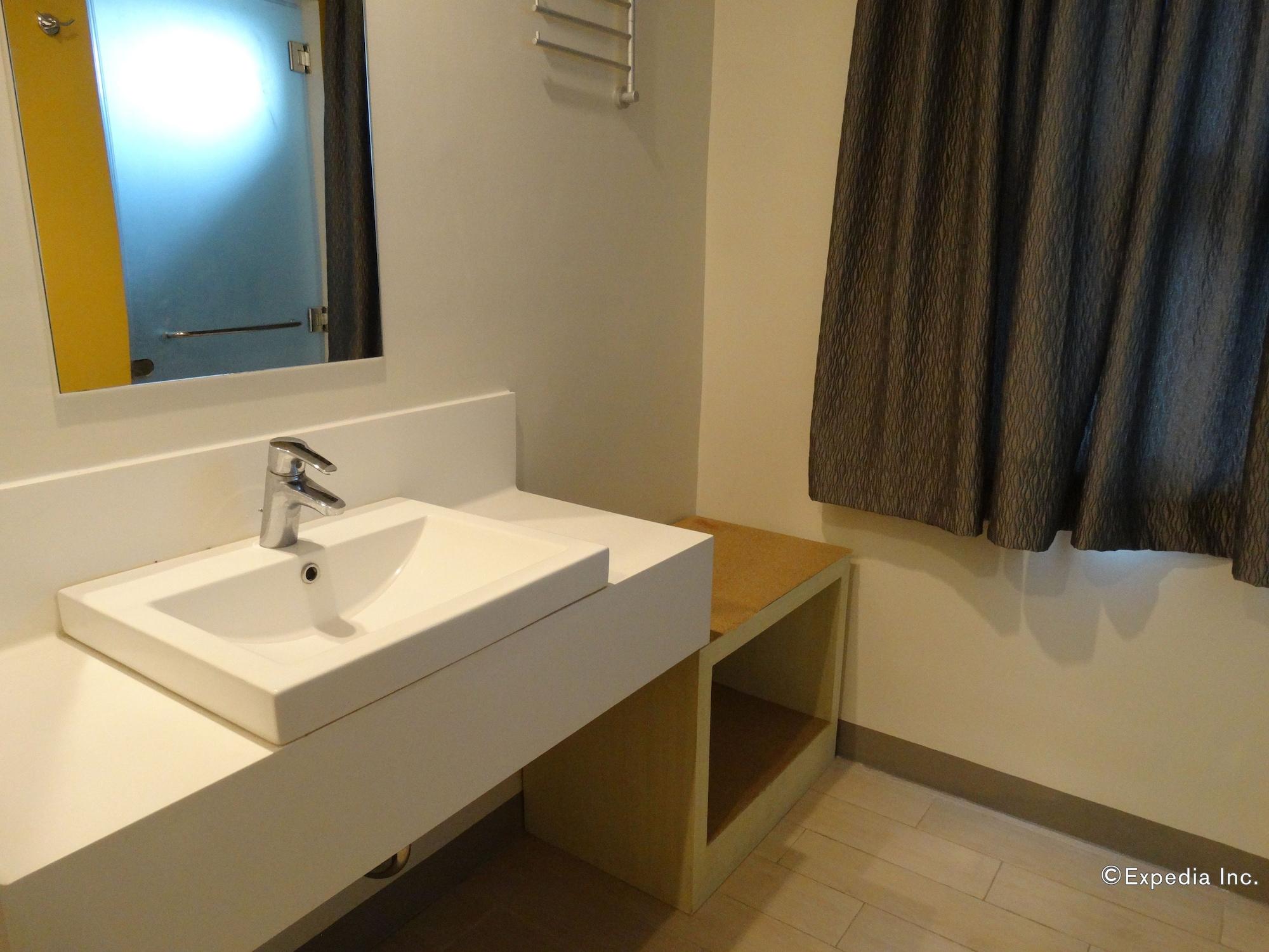 Go Hotels Lanang - Davao City Екстериор снимка