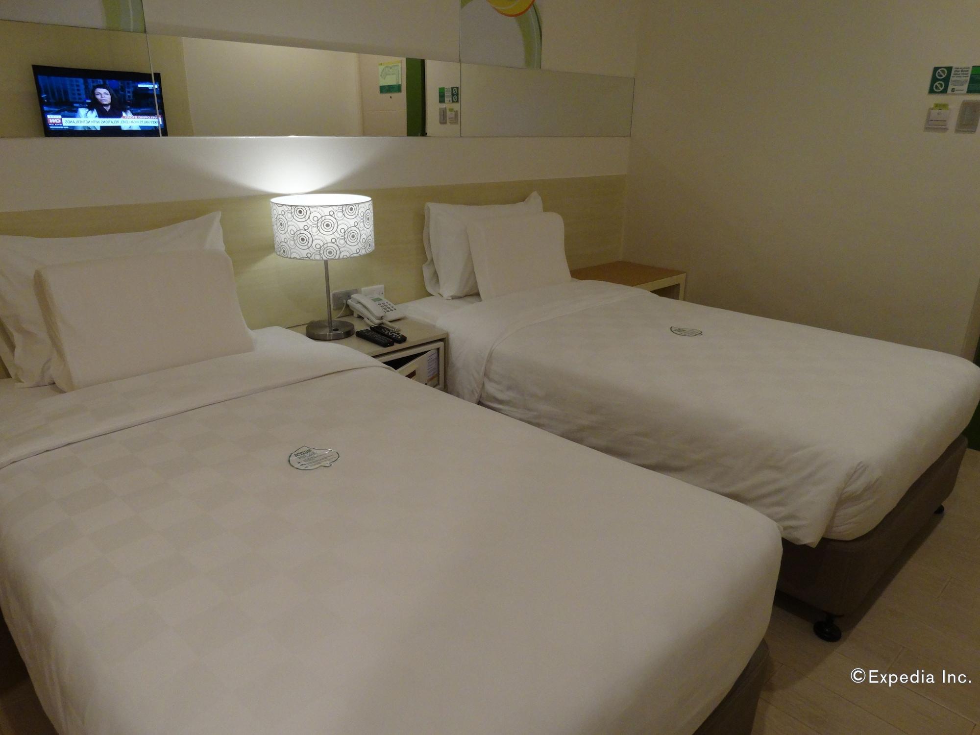 Go Hotels Lanang - Davao City Екстериор снимка