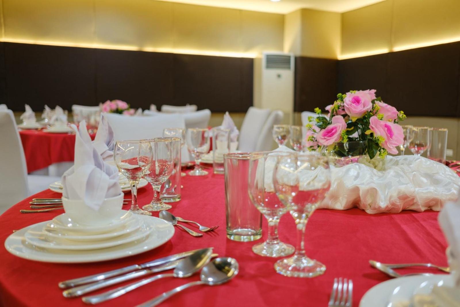 Go Hotels Lanang - Davao City Екстериор снимка