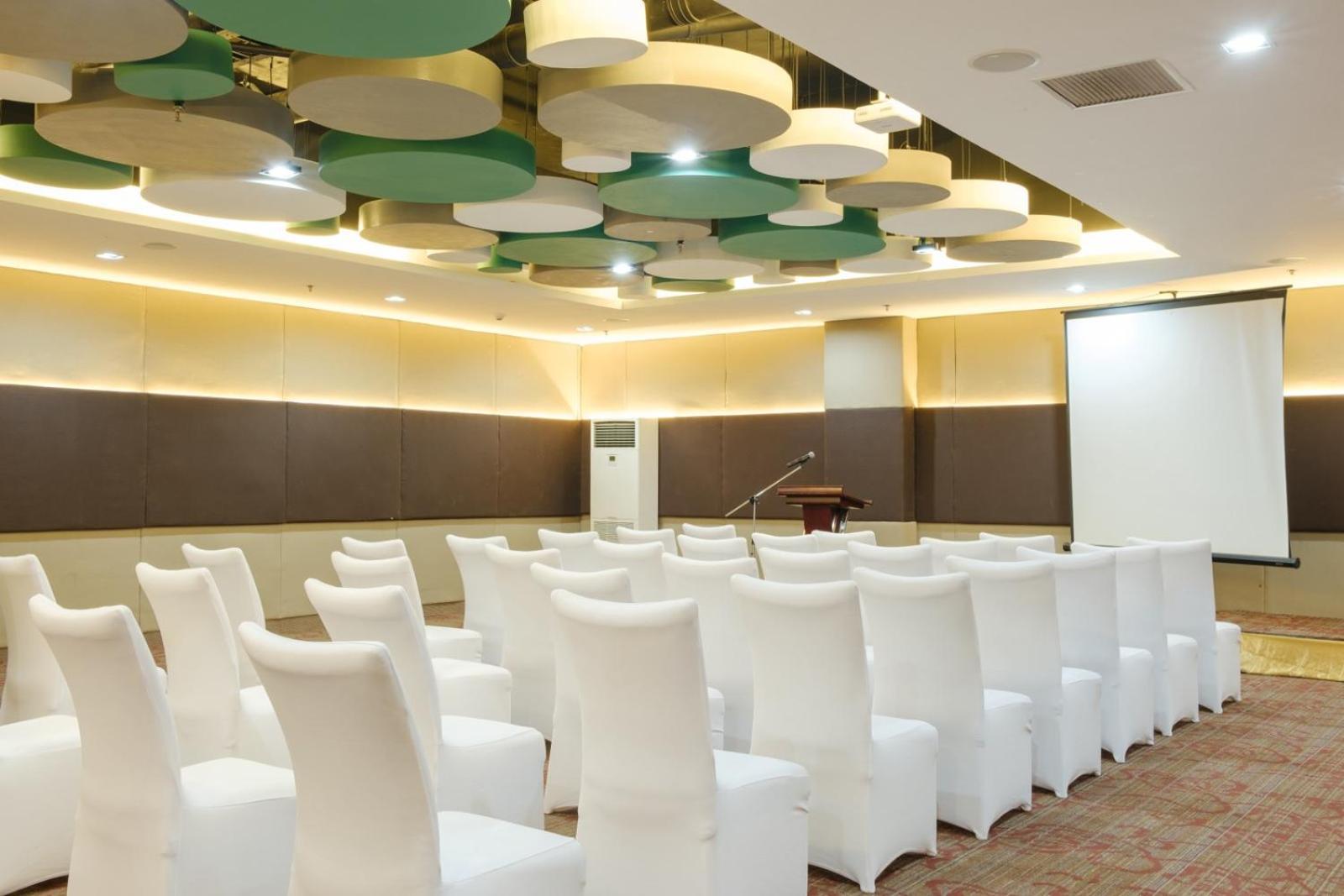 Go Hotels Lanang - Davao City Екстериор снимка