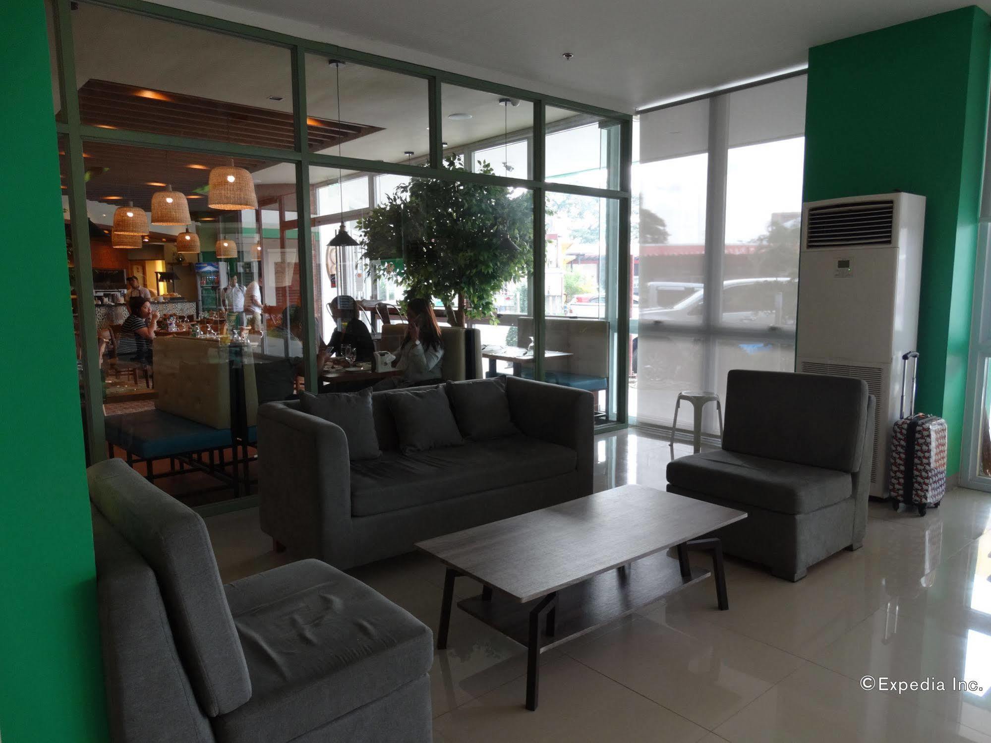 Go Hotels Lanang - Davao City Екстериор снимка