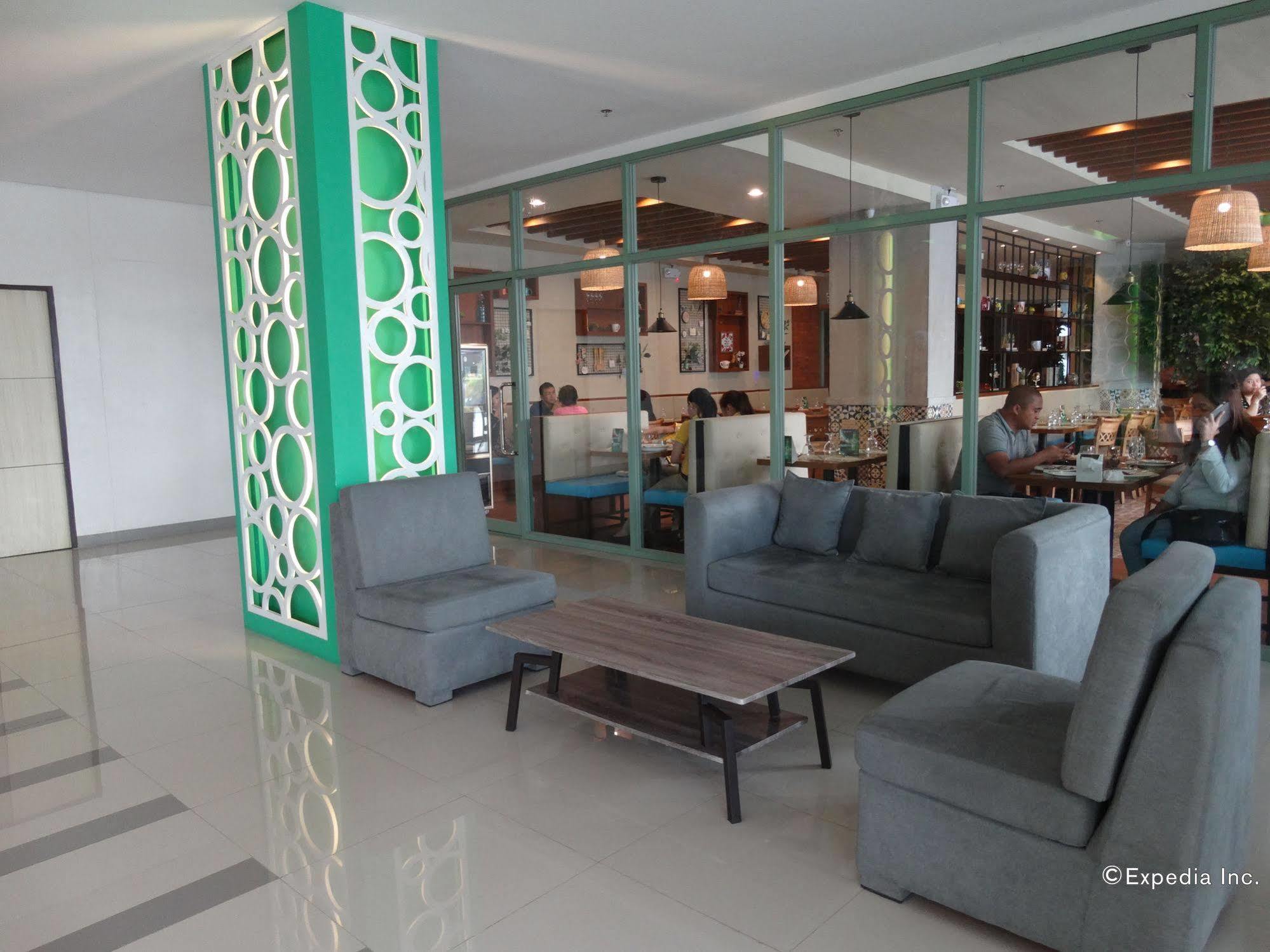 Go Hotels Lanang - Davao City Екстериор снимка