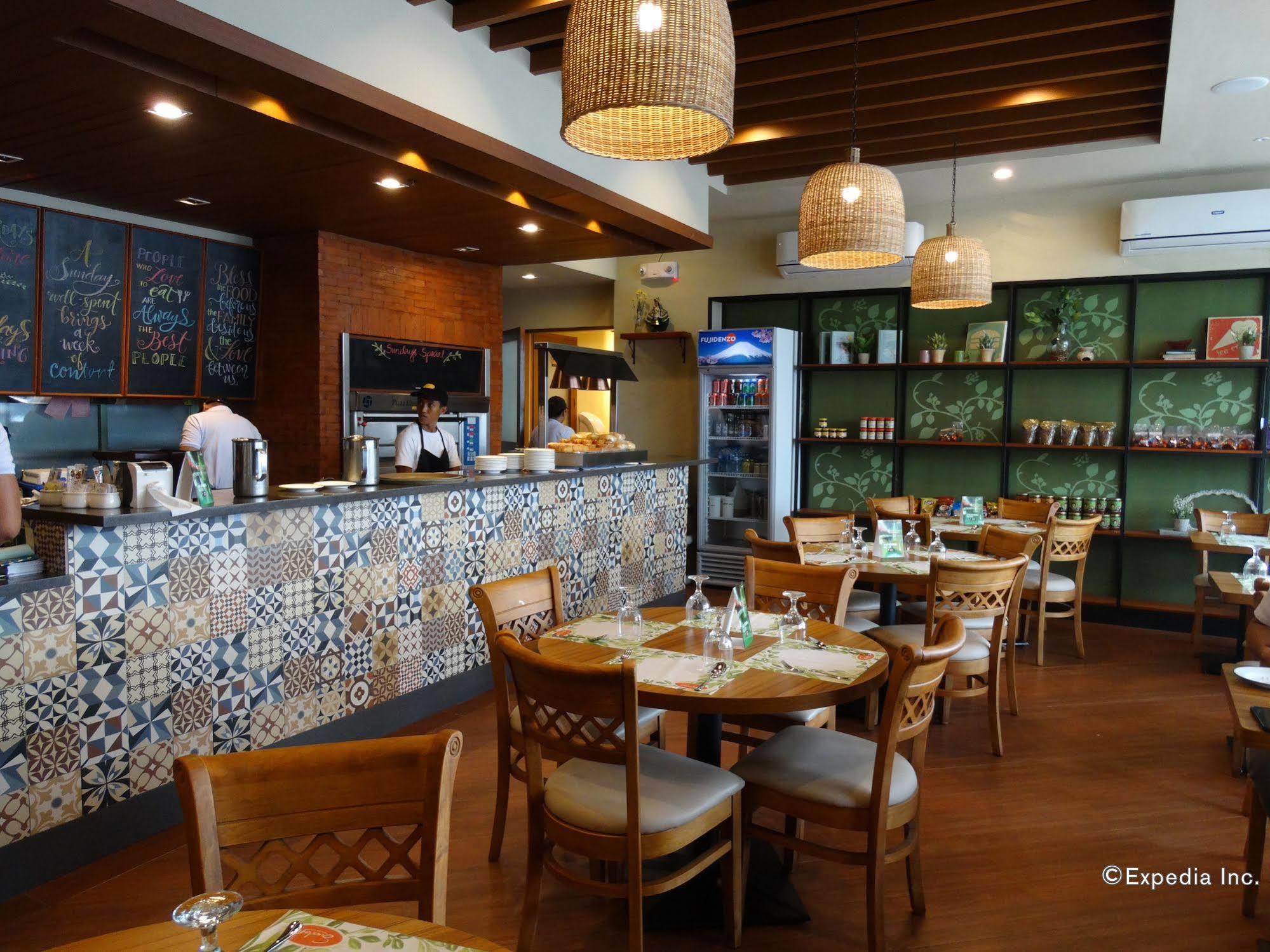 Go Hotels Lanang - Davao City Екстериор снимка